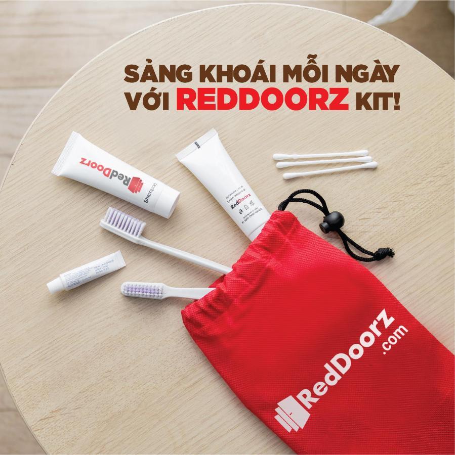 Reddoorz @ Pham Ngu Lao Street 4 Hotel Хошимин Екстериор снимка