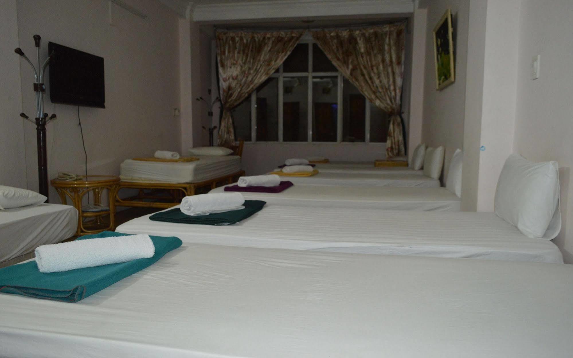 Reddoorz @ Pham Ngu Lao Street 4 Hotel Хошимин Екстериор снимка