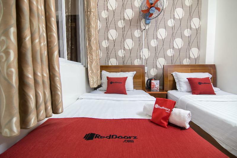 Reddoorz @ Pham Ngu Lao Street 4 Hotel Хошимин Екстериор снимка